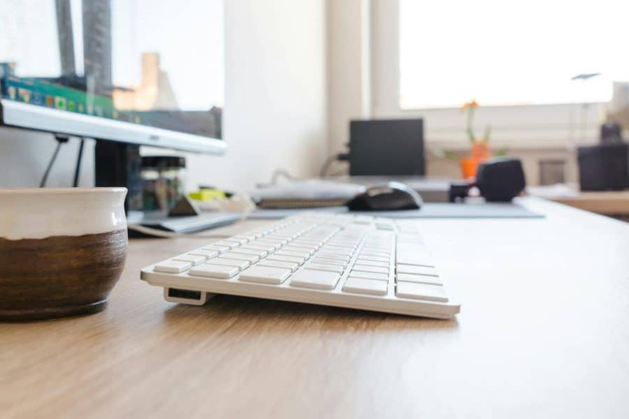 Best Spaces for Long Worktops in Your Home - Wooden Worktops
