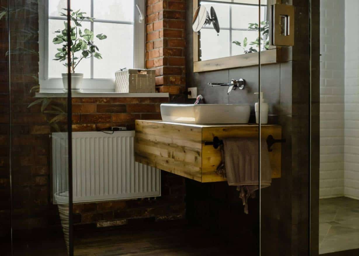 How Wood Worktops Add Charm to Your Bathroom Design