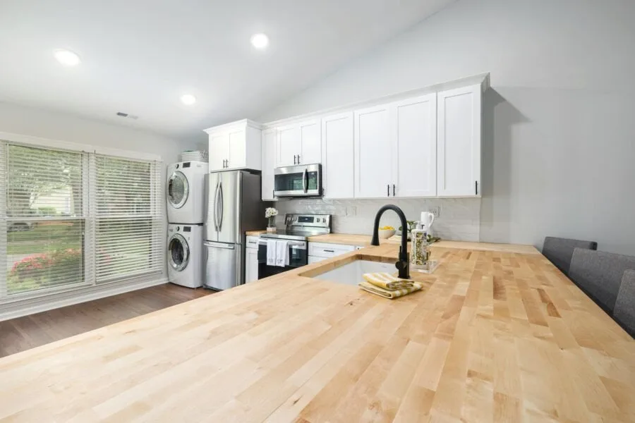 Oak kitchen worktops - How to Choose Between Oak, Walnut, and Maple for Your Kitchen Worktop - Wood Worktop