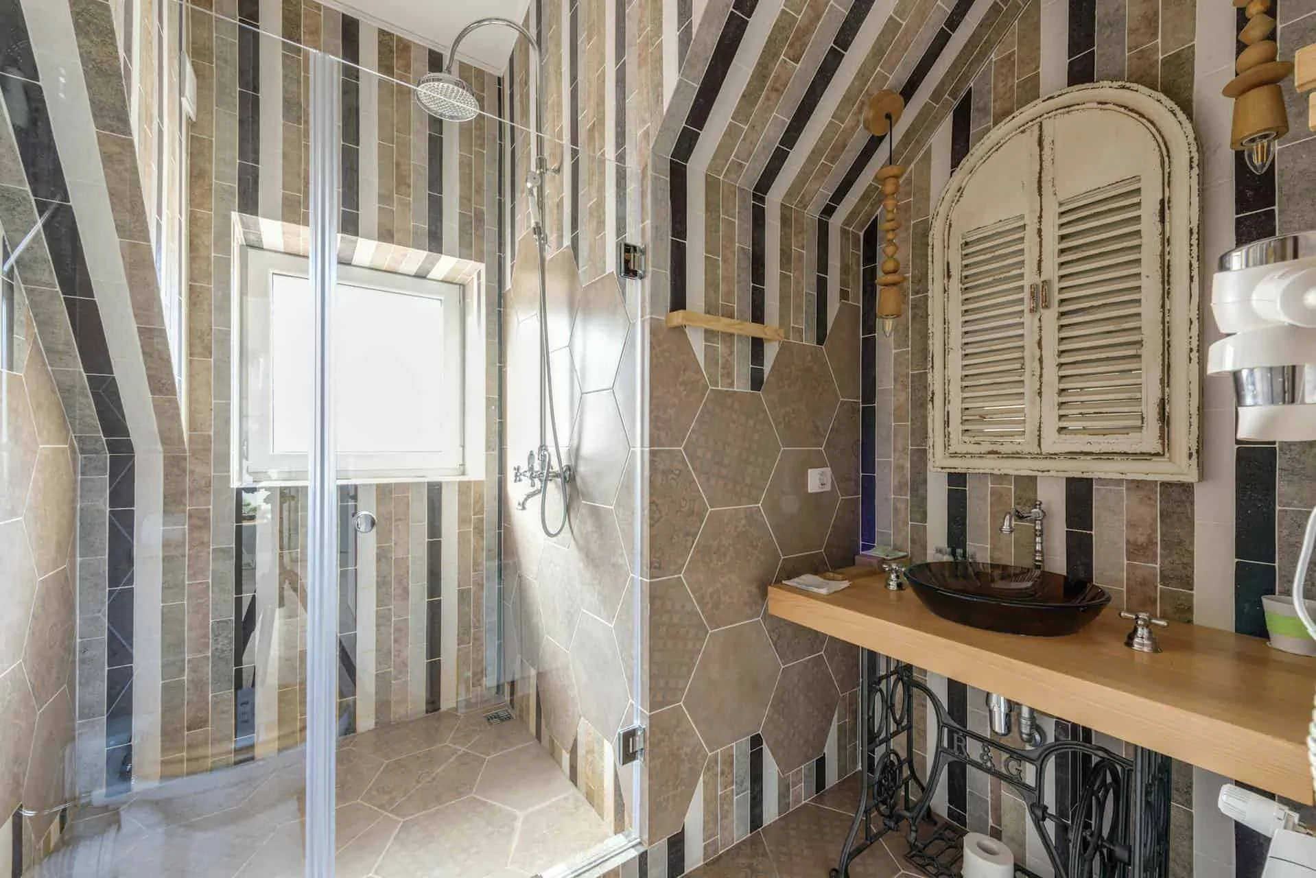 Bathroom-Friendly Wood Worktops: How to Seal and Protect
